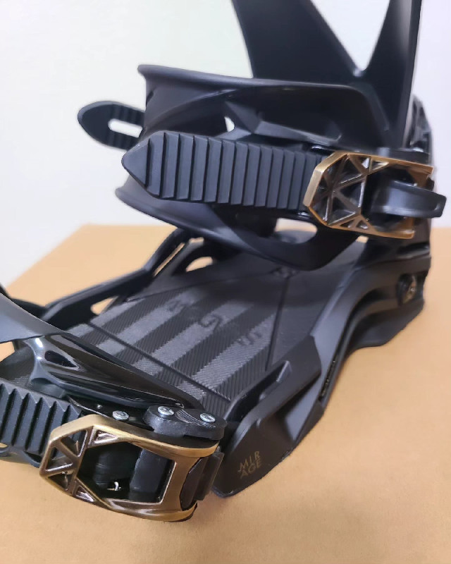 MIRAGE – サロモン公式オンラインストア